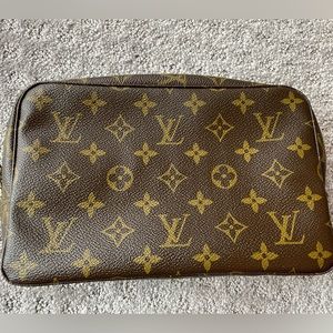 Louis Vuitton Trousse 23